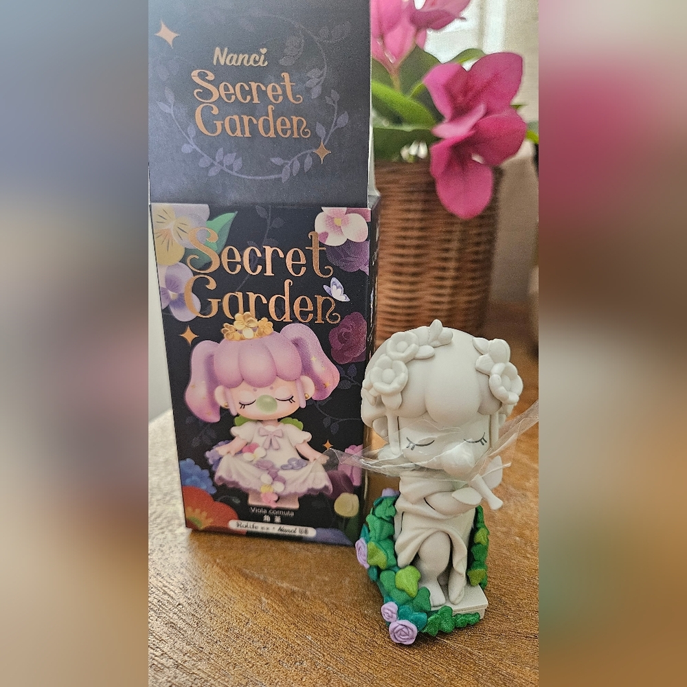 Rolife Nanci Secret Garden Statue Figurine